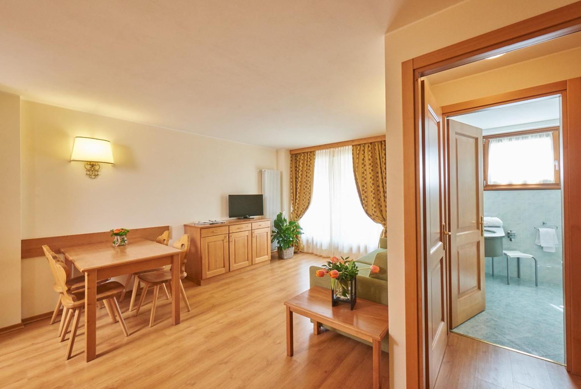 Large Double or Twin Room